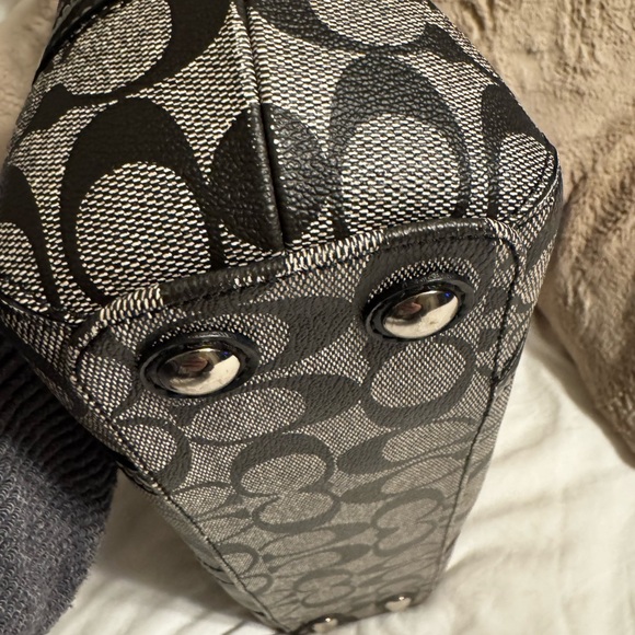 Coach Monogram - Heritage EUC with bonus wallet - Picture 7 of 14